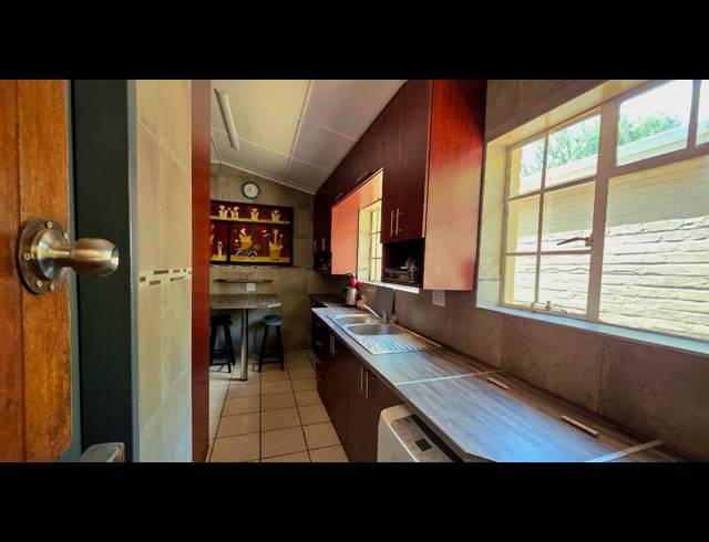 3 BEDROOM CLUSTER RENTED IN FLAMWOOD